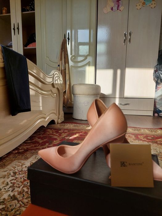 Model Basconi razmer 37