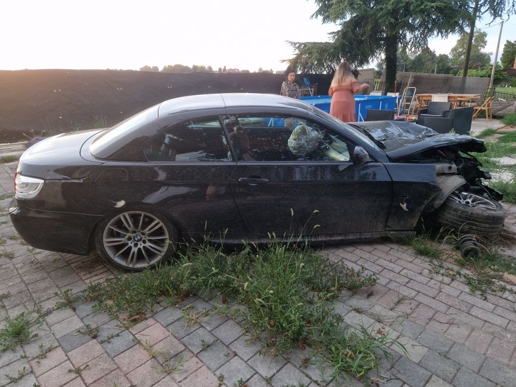 Vand bmw e93 320 184cp an 2011 m pachet fabrica