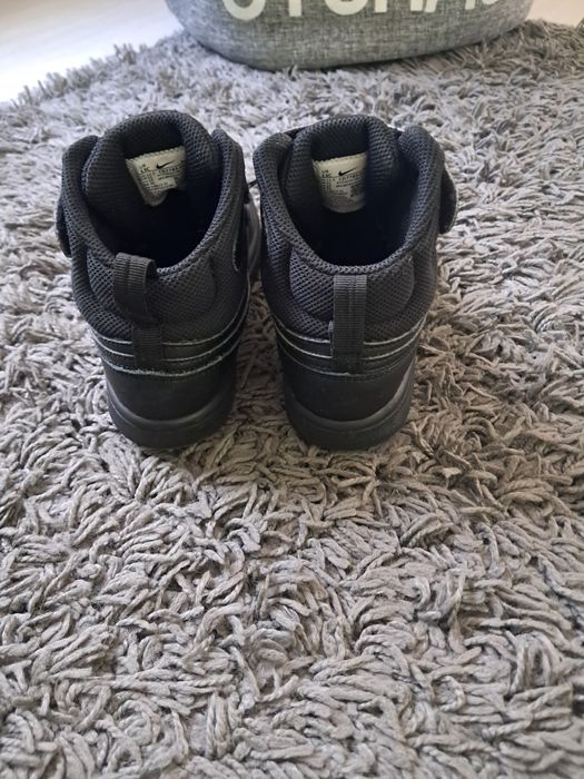Високи маратонки Nike размер 31 / ЗАПАЗЕНИ!