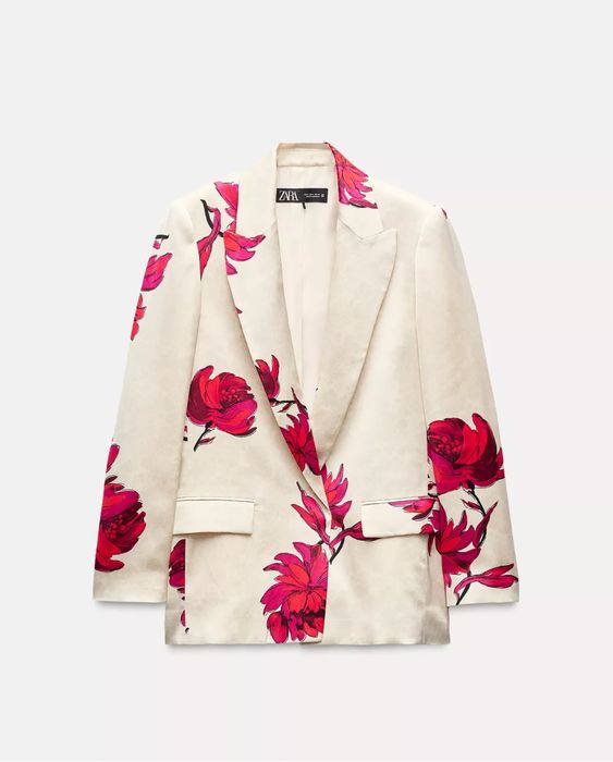 Нов костюм Zara с етикет
