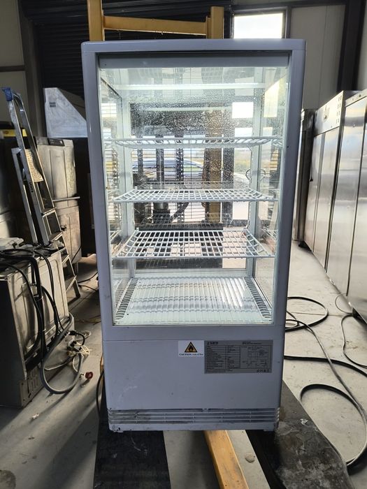 Хладилна витрина за торти и пасти -- от нуладо + 8 градуса -- 2024 год