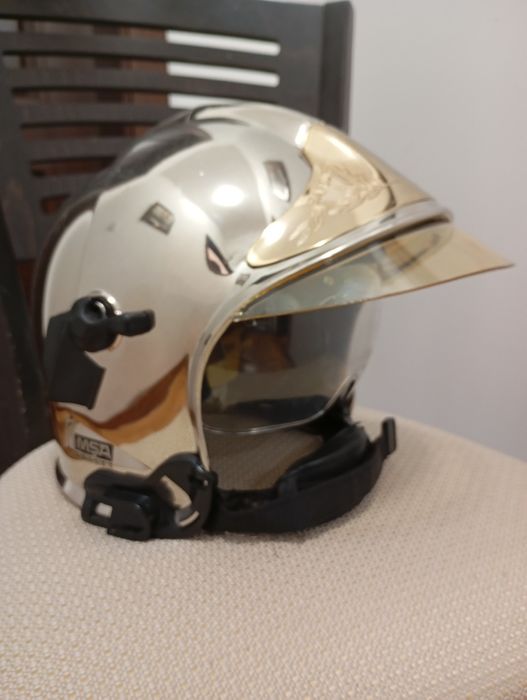 Пожарникарска каска