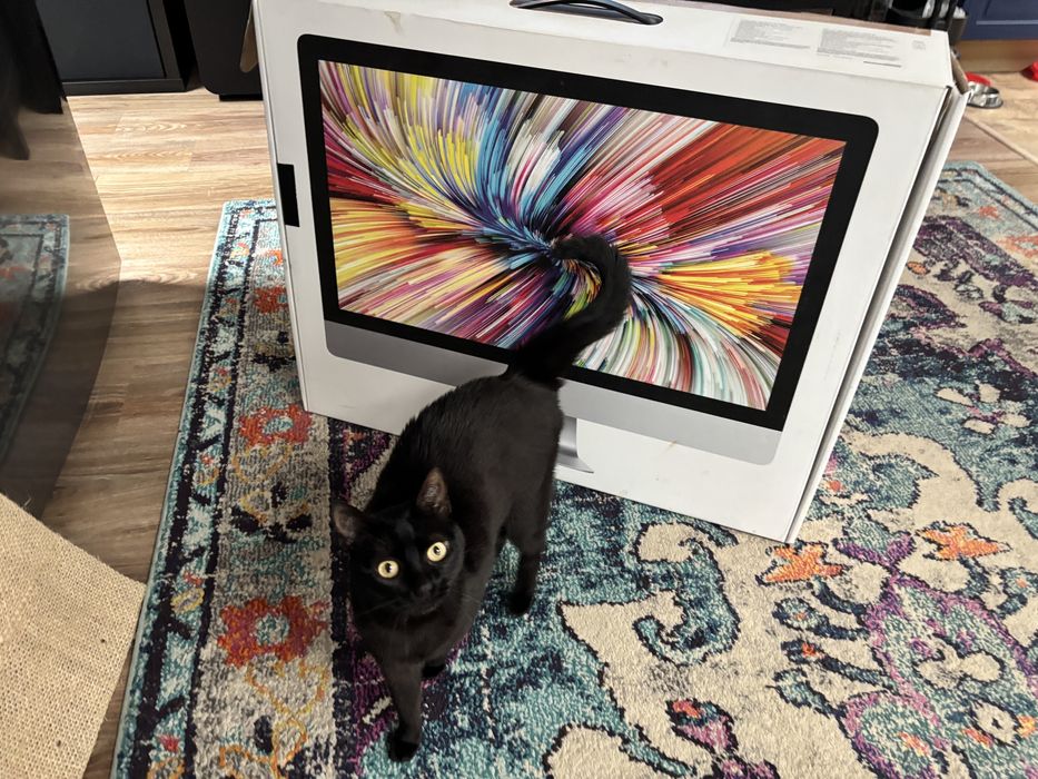 iMac 27" 5K retina, i5 3.70GHz, 32GB RAM, 2TB hd, Radeon Pro 580X 8GB