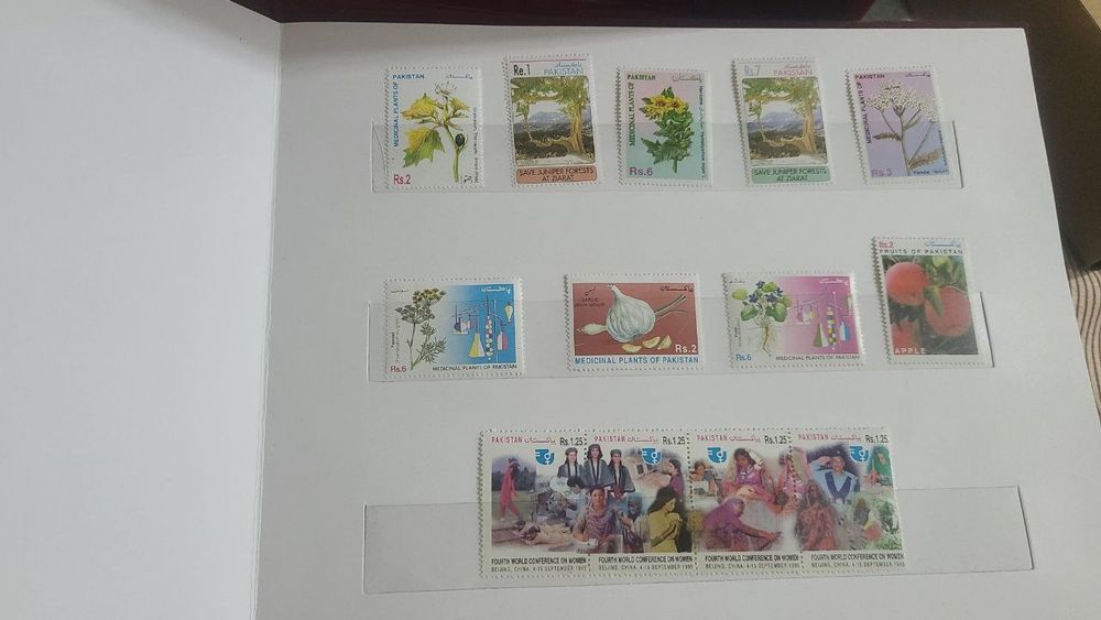 Марки Пакистана в подарочном футляре