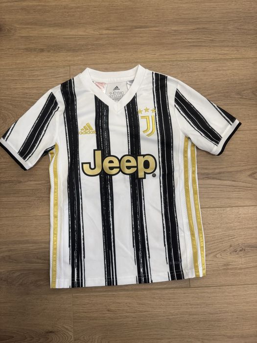 Спортни детдки екипи Nike и Adidas