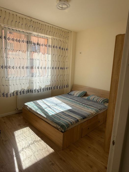 Inchiriez apartament