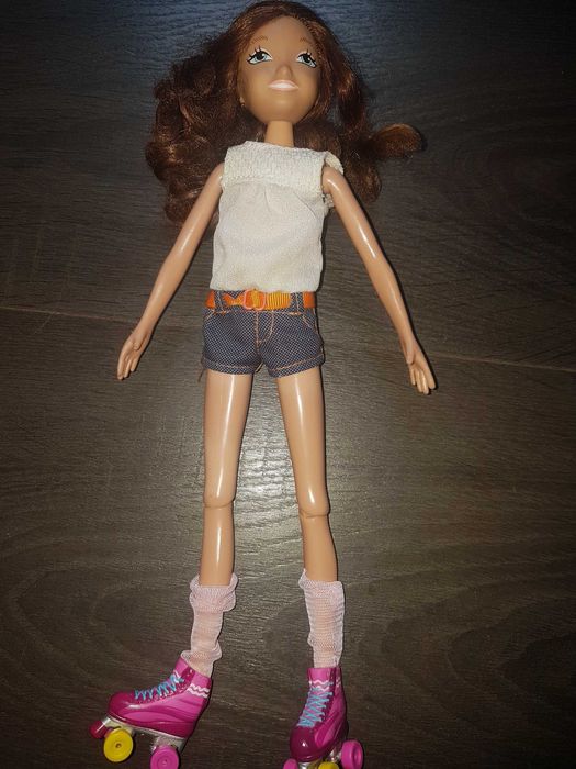 Кукла Сой Луна  с кънки