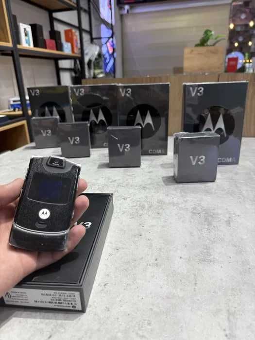 Motorola RAZR v3 LEGENDA