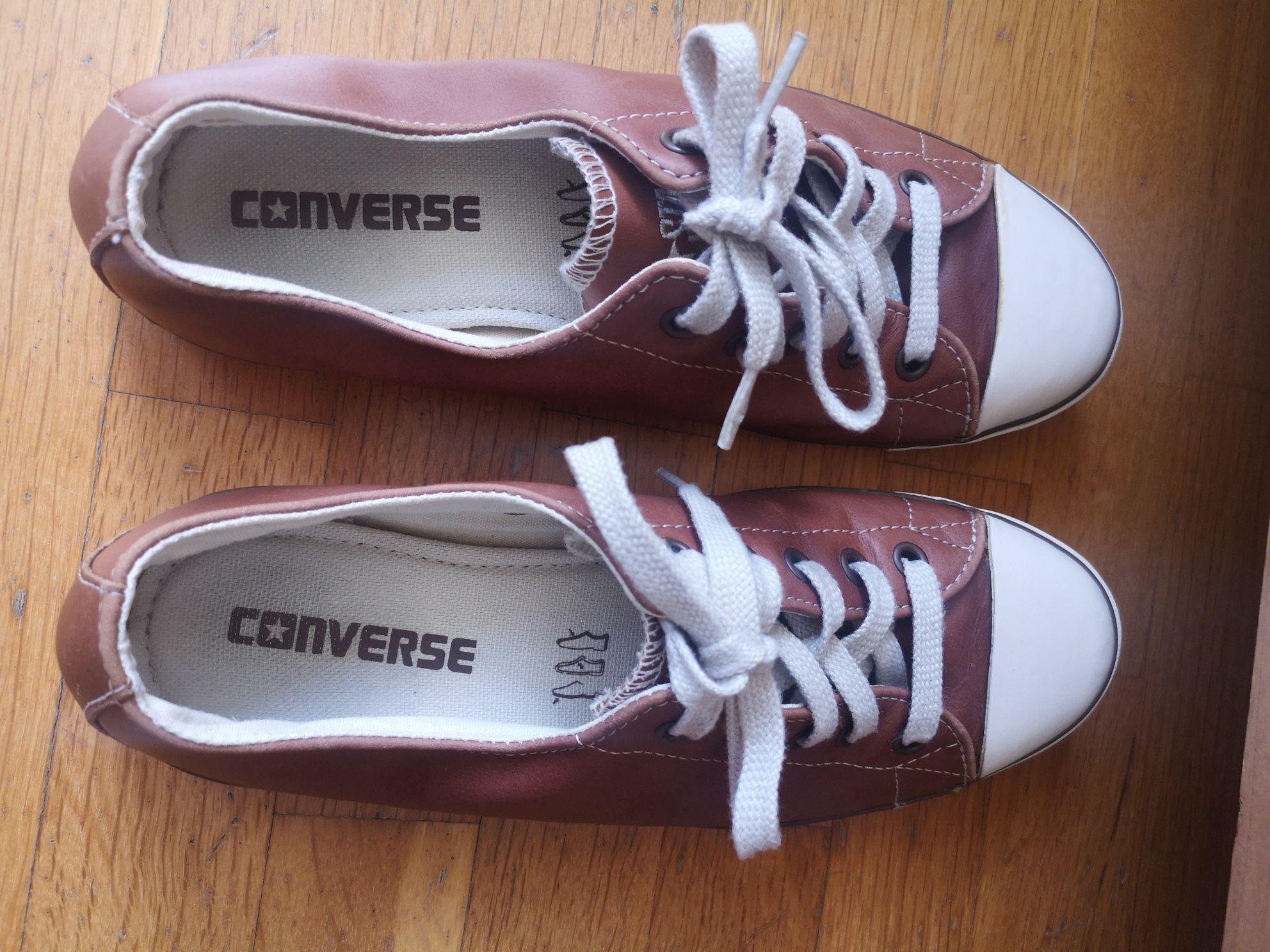 Кожени кецове Converse  номер 38 24 см.