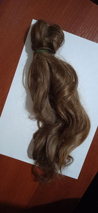 Волосы натуральные и искусственные новые,шиньон новый светлый