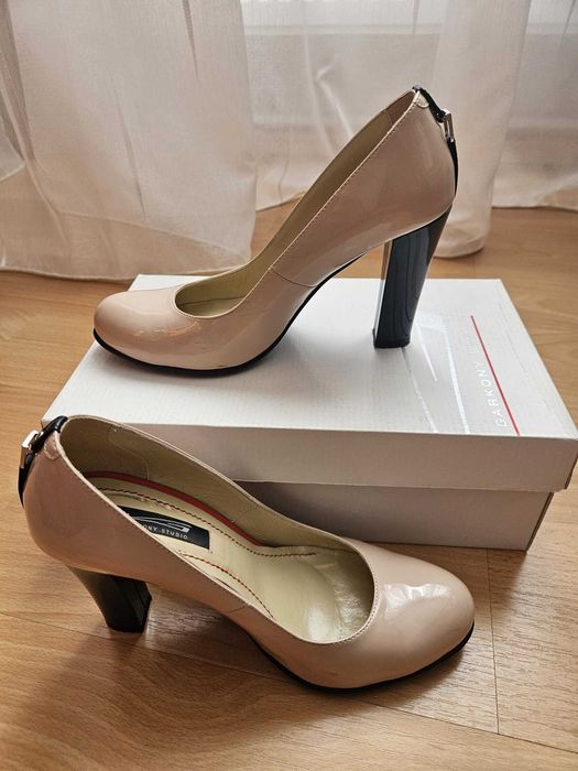 Pantofi lac nude de ocazie