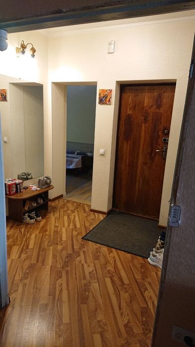 Продается 3ком квартира в Ящнобадском р- не на  ул. Садика Азимова .