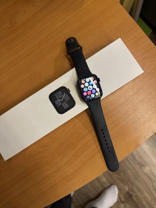 Apple Watch SE 2 - Като нов