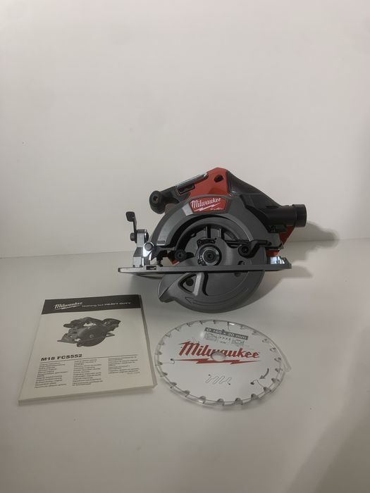 Milwaukee M18 FCS552 circular de mana