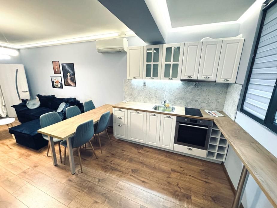 Дава се под наем Четиристаен апартамент в Пловдив, Мараша - 101 кв.м за 800 € - Снимка #1