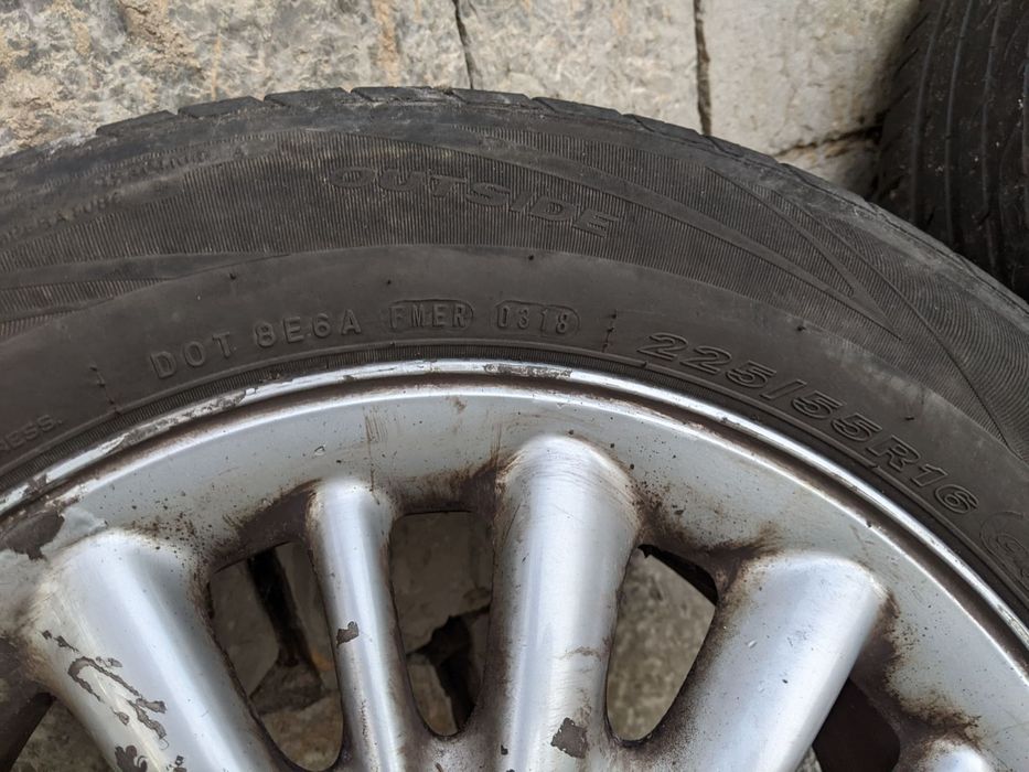 Продавам гуми с лети джанти 225/55/R16