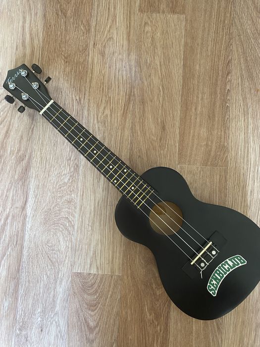 Укулеле Terris black