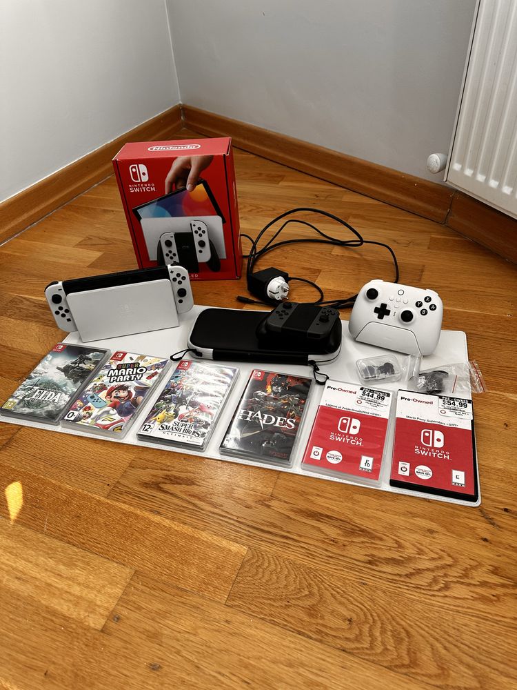 Ninendo Switch OLED + полный комплект