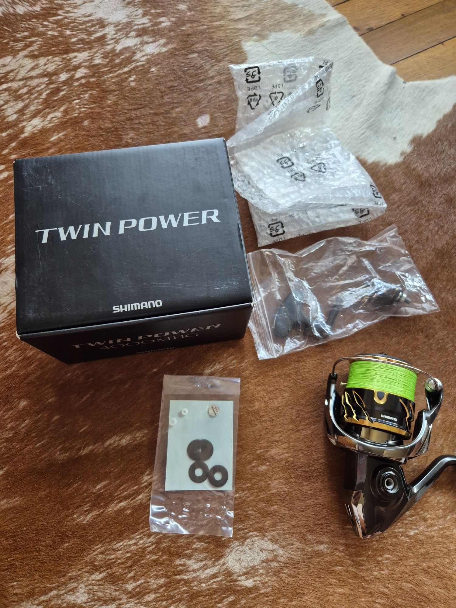 Shimano  TWIN POWER 4000MHG риболовна макара
