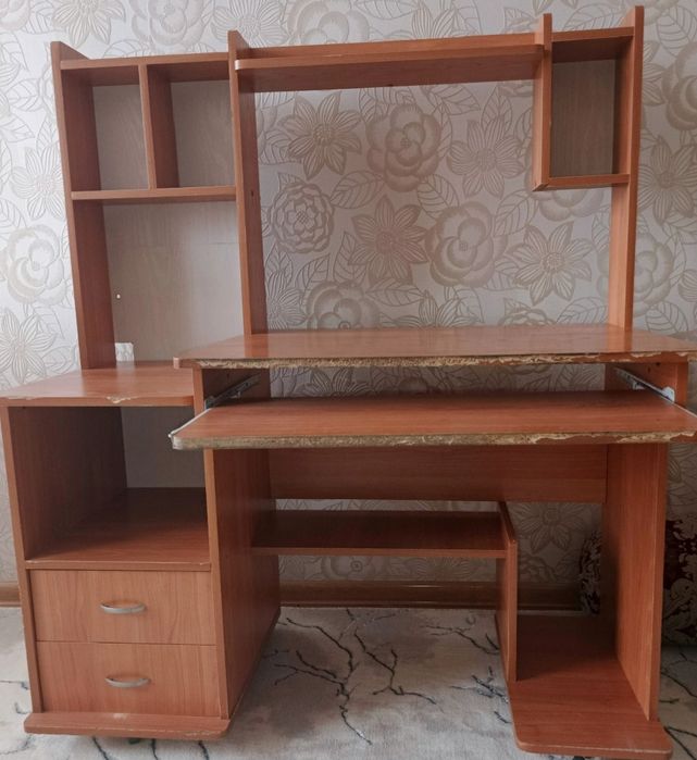 Компьютерный стол