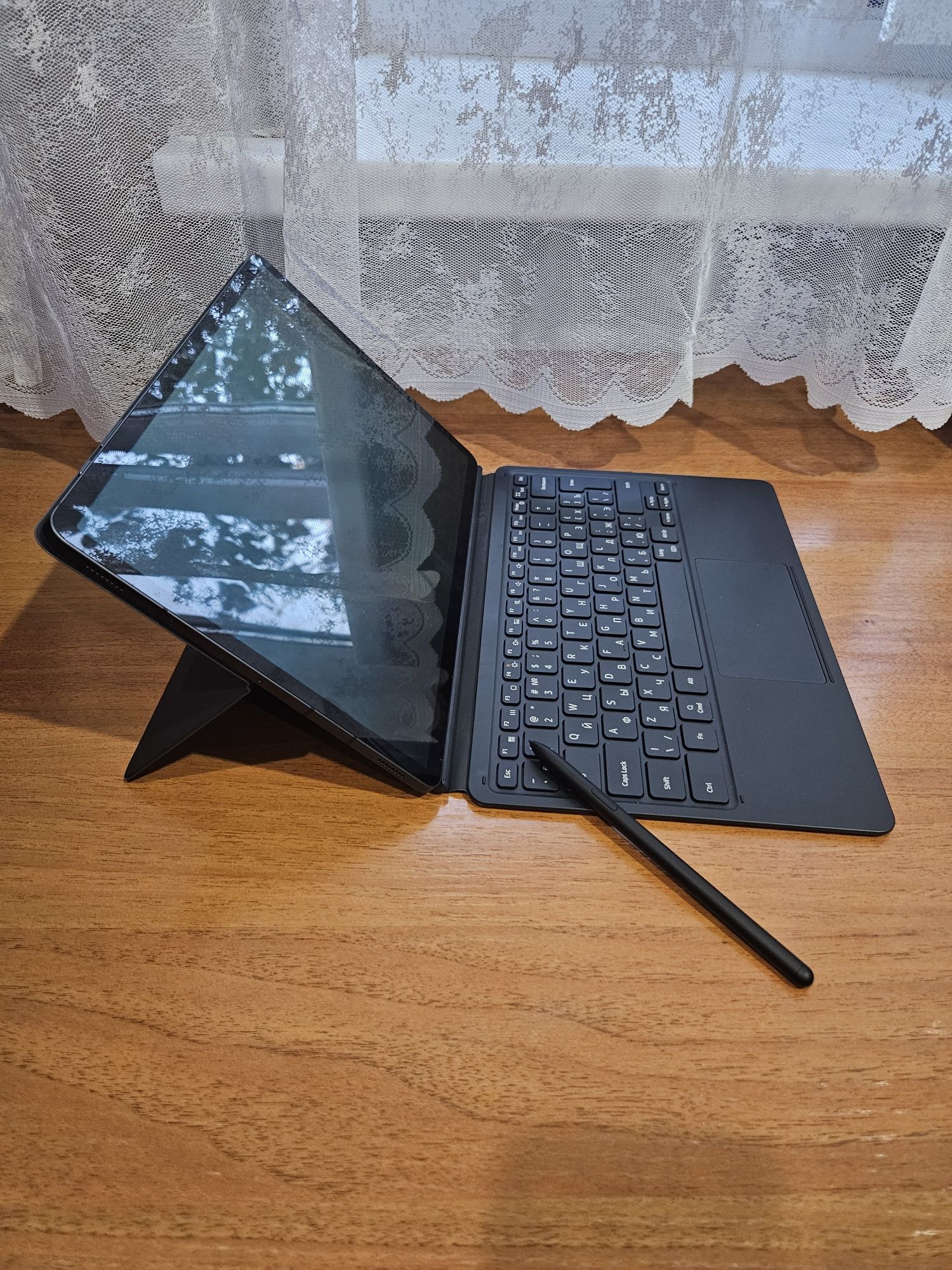 Samsung Galaxy Tab S8+ 5G

тачпадом + Bluetooth мышь — По