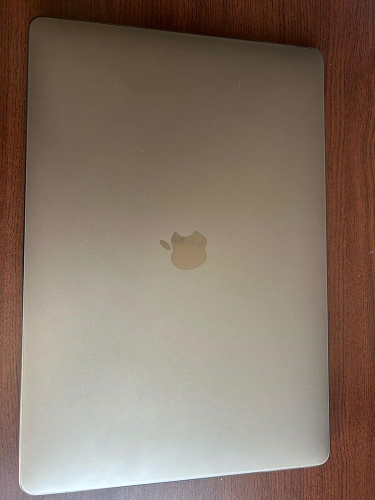 MacBook Pro 16” 2019 2.6GHz i7 16GB RAM 512 GB