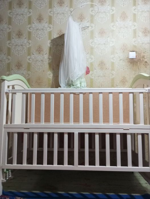 Detiski karavot sotiladi