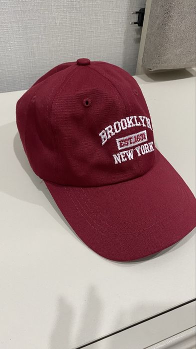 Кепка сатылады красный