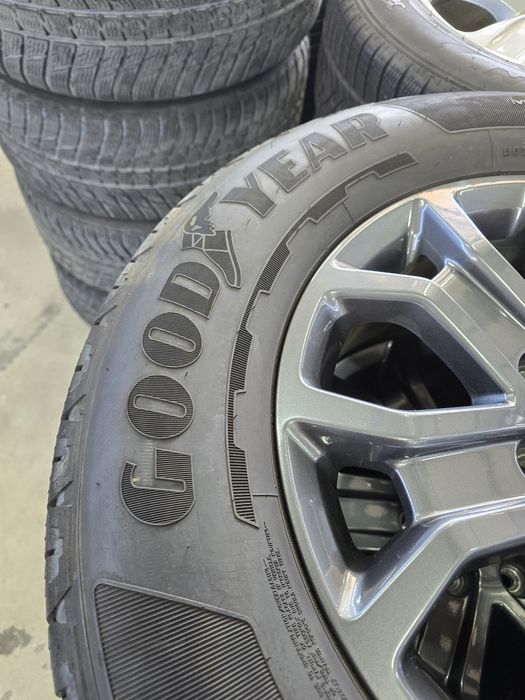 4 Броя Гуми 255/65/18 Goodyear 8mm 23dot
