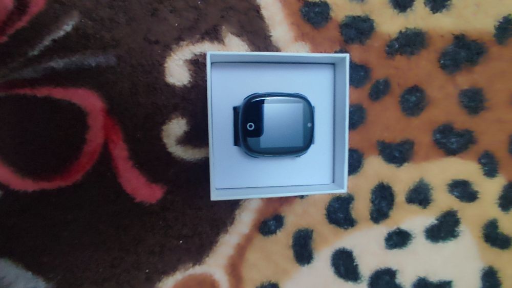 Срочно! Продам 2 Часов Детские Смарт и Мибенд 4