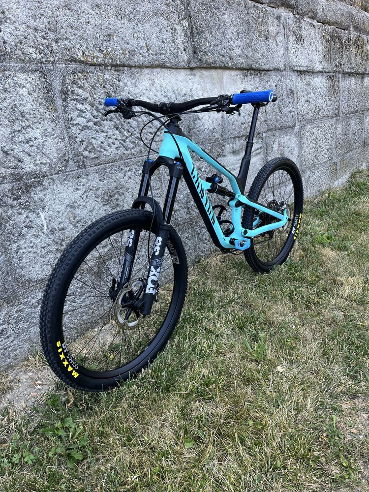 Bicicleta CANYON Spectral FULL Suspension, Carbon, FOX 36 “M” 2023.
