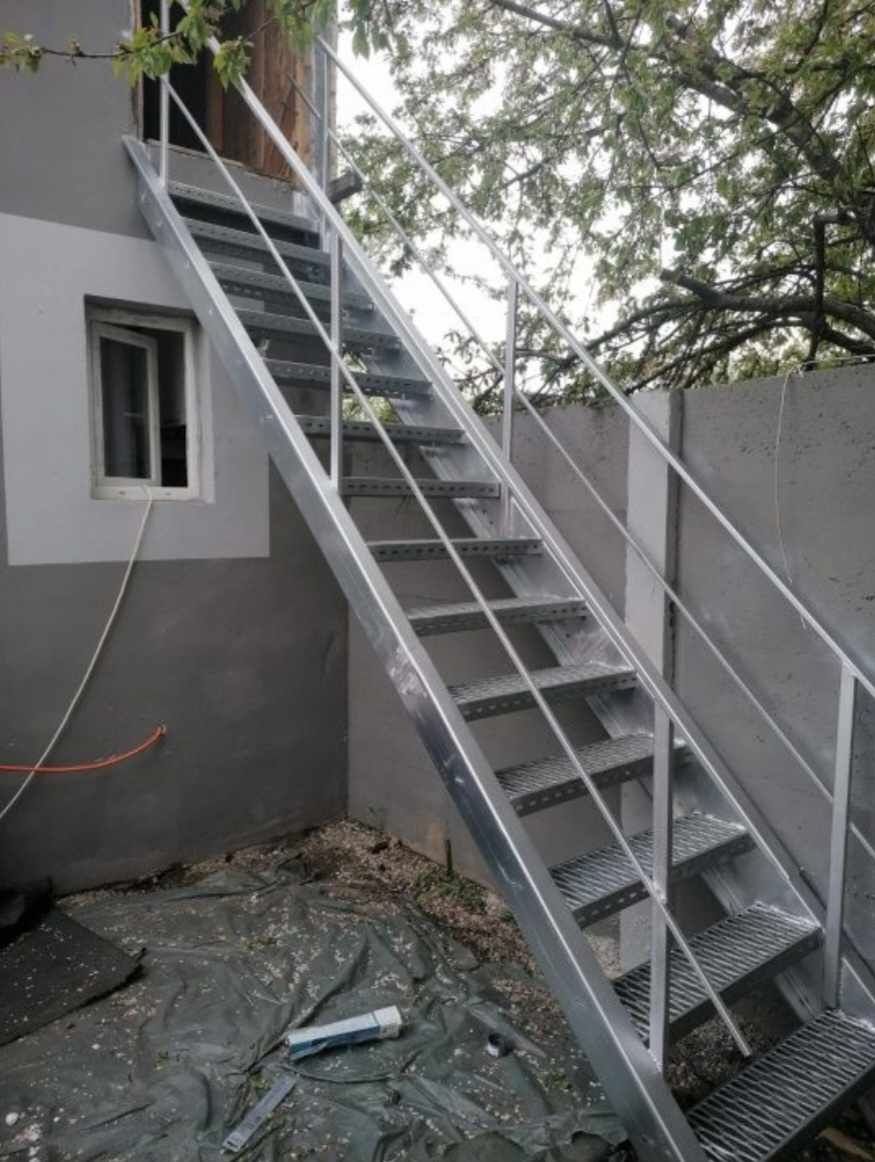 Scară zincată profesionala