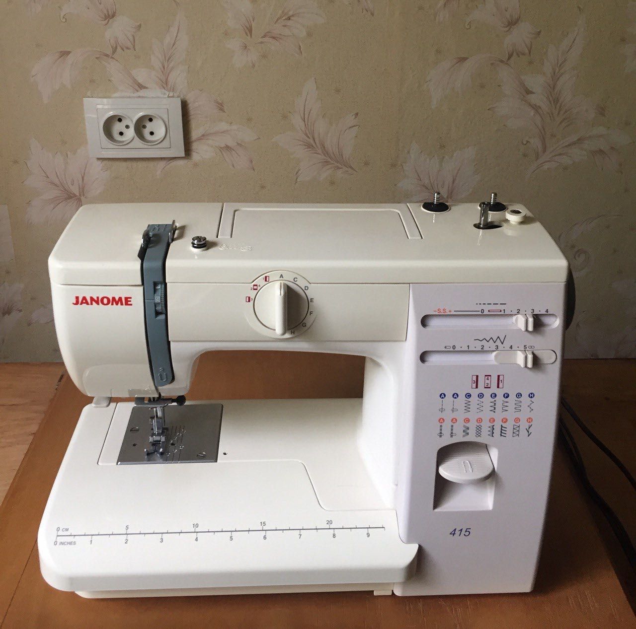 Швейная машина Janome 415