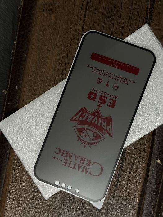 Защитное стекло на айфон