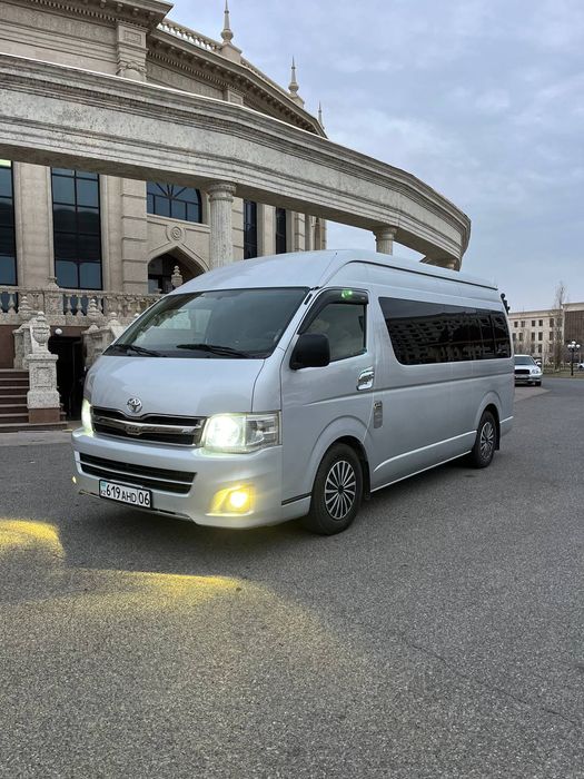 Микроавтобус Тойота Хайс Пассажирская