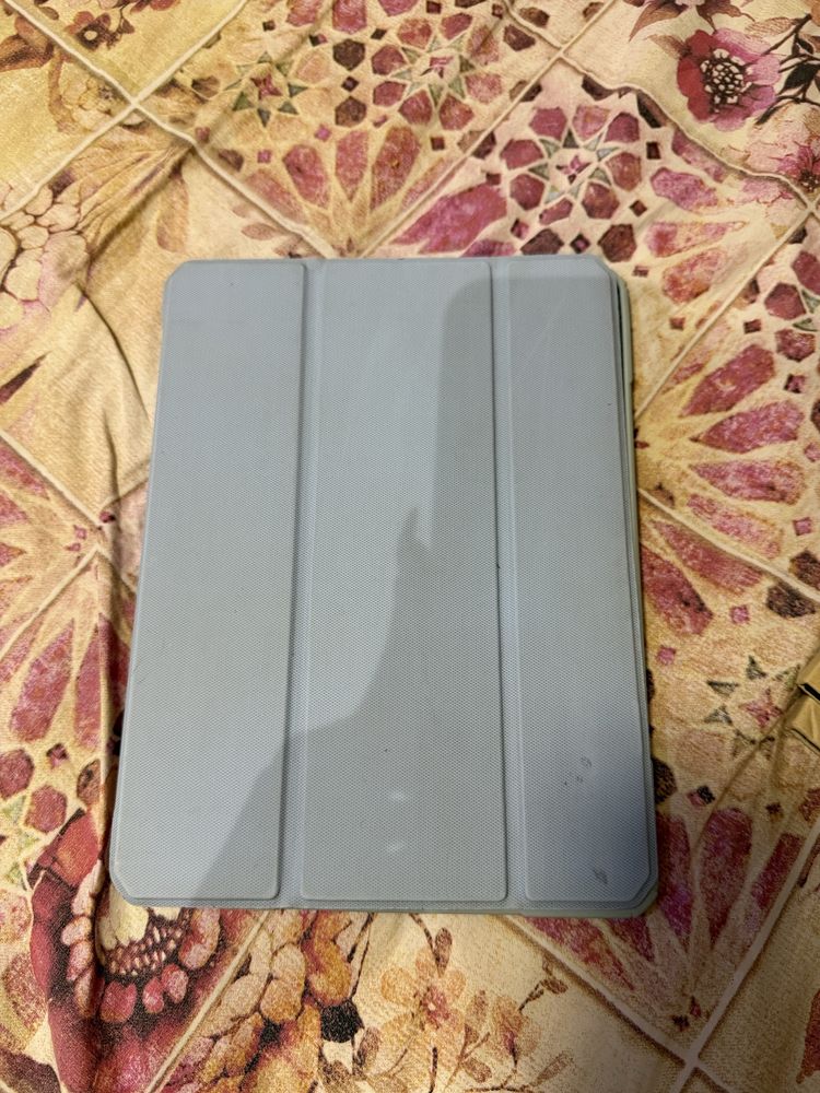 Продавам iPad 9 (2021) 64GB Wi-Fi – като нов!