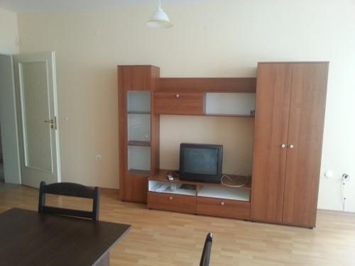 Дава се под наем Тристаен апартамент в София, Стрелбище - 117 кв.м за 750 € - Снимка #4