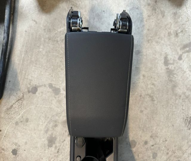 Cotiera fata piele Volkswagen VW Golf 8  [din 2020 pana  2024]