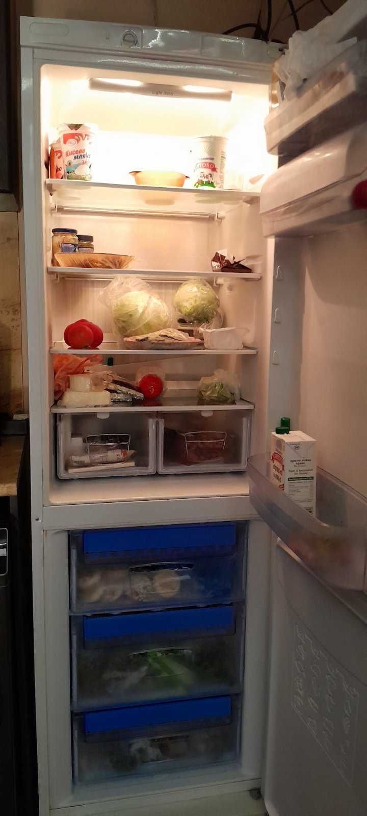 Продавам хладилник