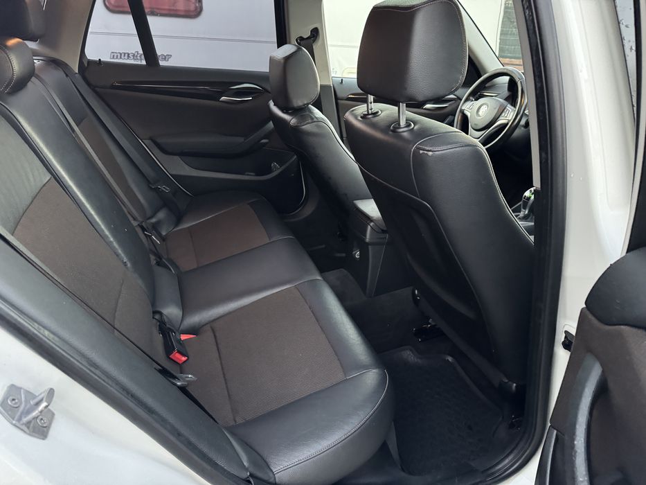 BMW X1 2013 2.0 Diesel 143cp X-drive Panorama/Cutie automata/Navi mare