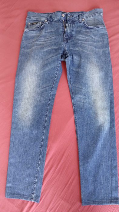 BOSS Maine размер 33/32, мъжки дънки в перфектно състояние.