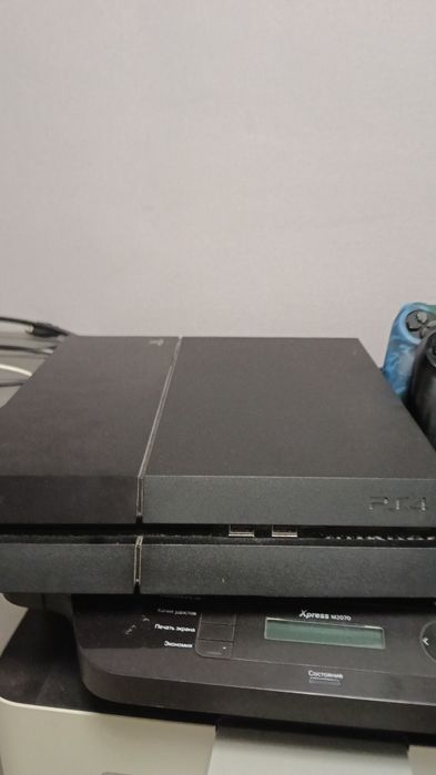 Продается ПС4 FAT