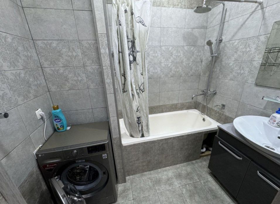 Kadesheva bozor yonida kvartira ijaraga beriladi