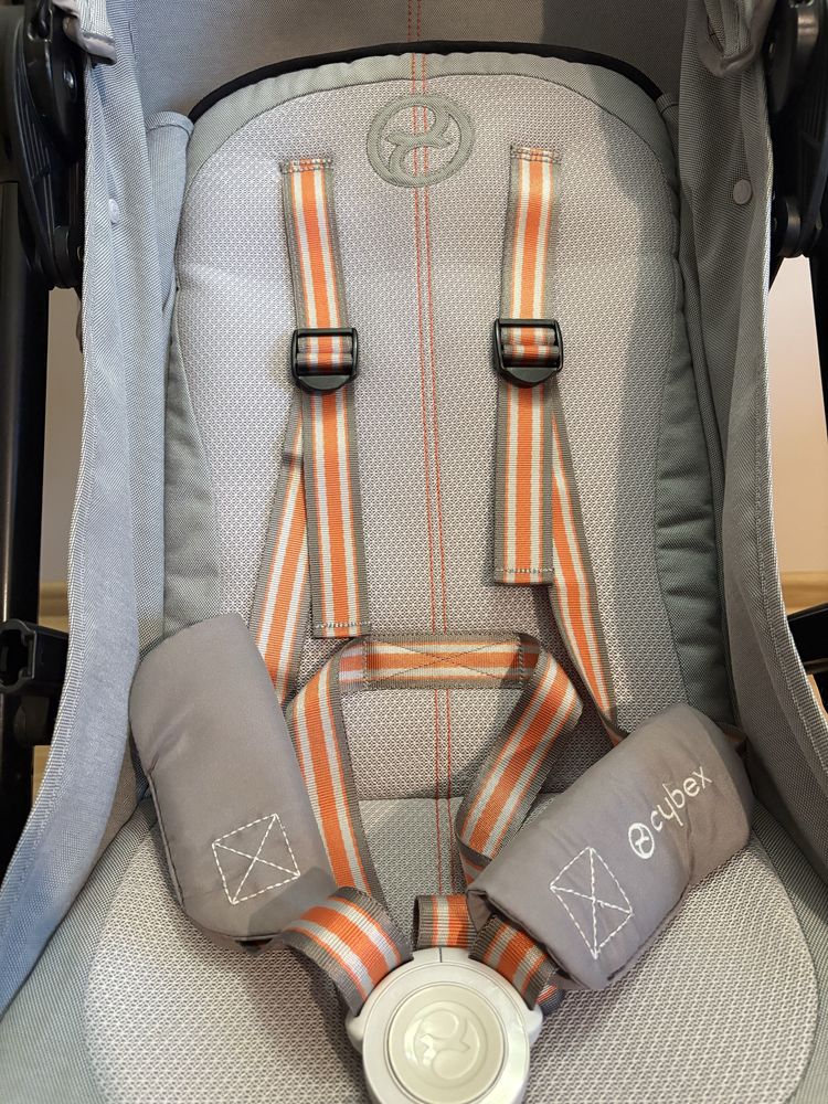 Лятна количка Cybex Beezy