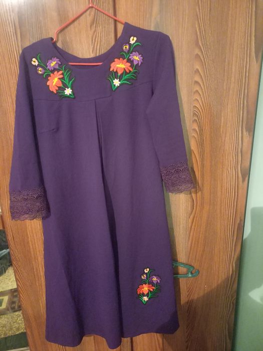 Kiyimlar sotiladi qiziltepa