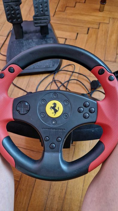 Volan Thrustmaster Ferrari!