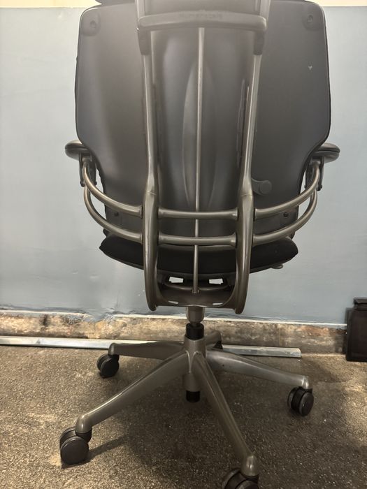 Офис ергономичен стол