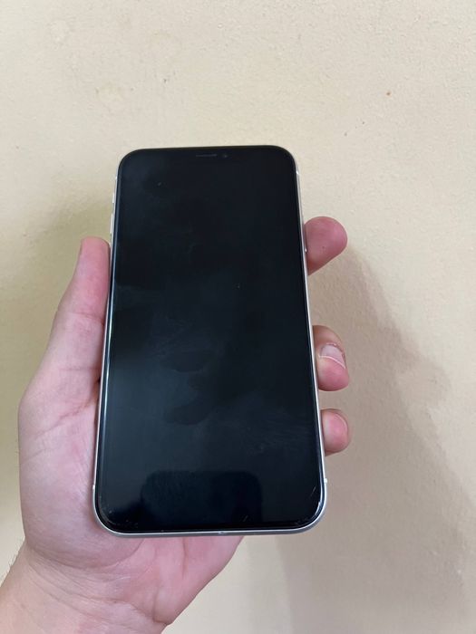 Продается iPhone XR в хорошем состоянии