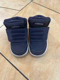 Vand ghetute Adidas nr 21