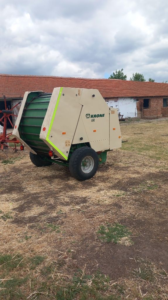 Продавам сламопреса